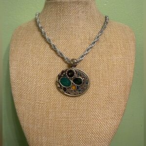 Elegant Silver and Green Pendant Necklace